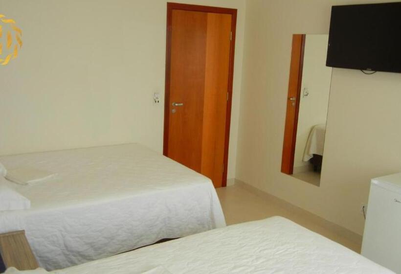 标准三人间, Castro