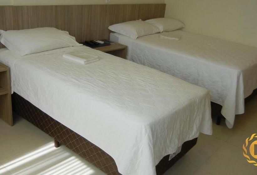 标准三人间, Castro