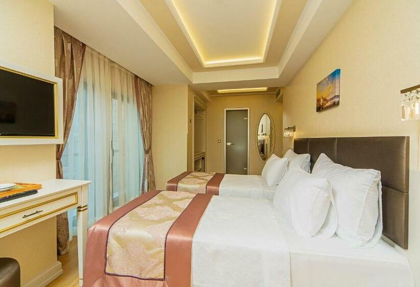 اتاق استاندارد یک نفره, Grand Naki