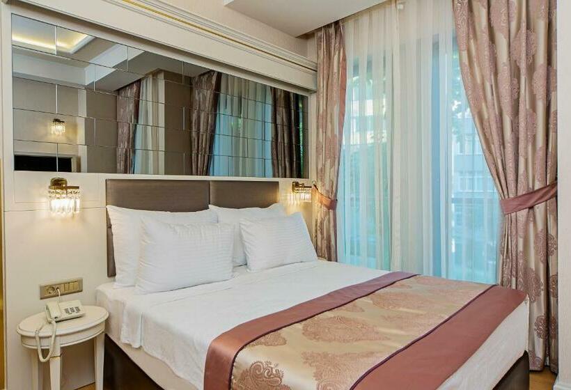 اتاق استاندارد یک نفره, Grand Naki