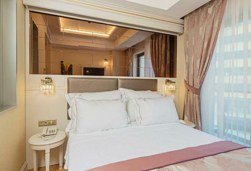 اتاق استاندارد, Grand Naki