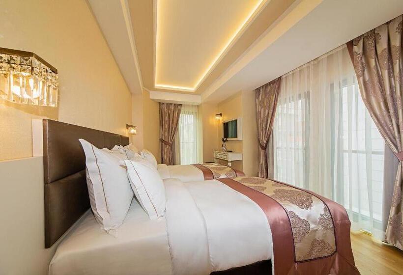 اتاق استاندارد یک نفره, Grand Naki