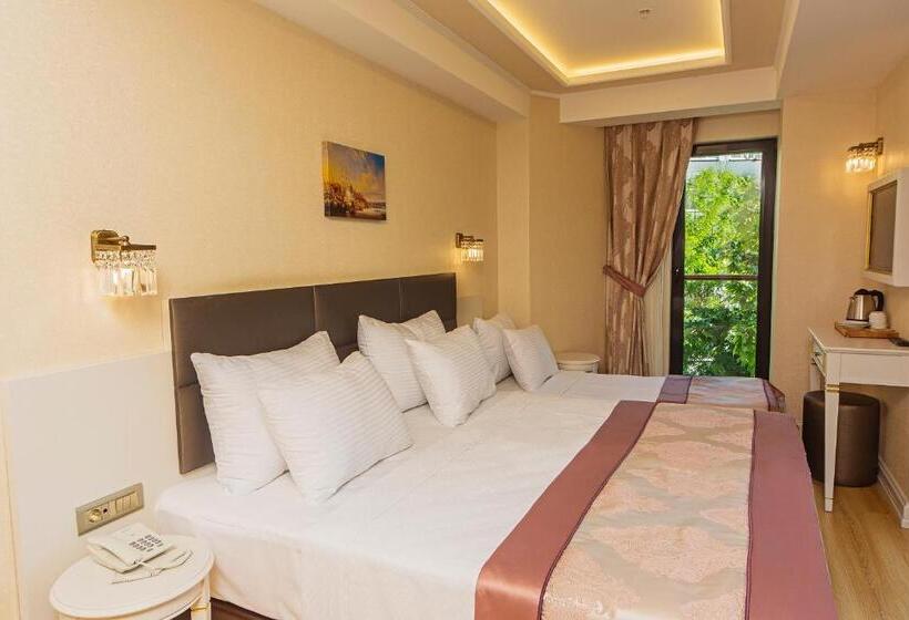 اتاق استاندارد سه نفره, Grand Naki