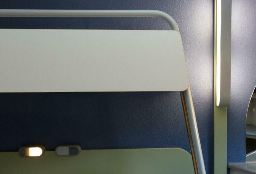 חדר סטנדרט לשלושה עם מיטת קומתיים, Ibis Budget Sisteron