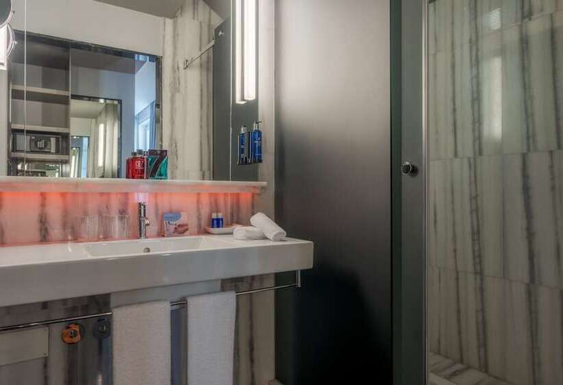 اتاق سوپریور با چشمانداز شهر, Pestana Cr7 Lisboa