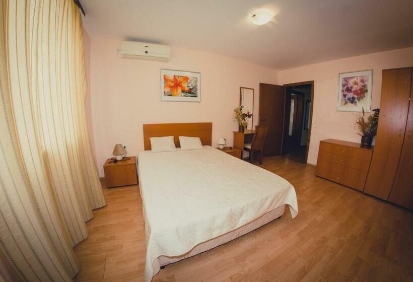 带1个卧室的带阳台的公寓, Prestige Fort Beach Full Board