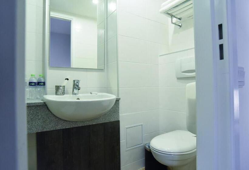 اتاق استاندارد, Rise Street Art