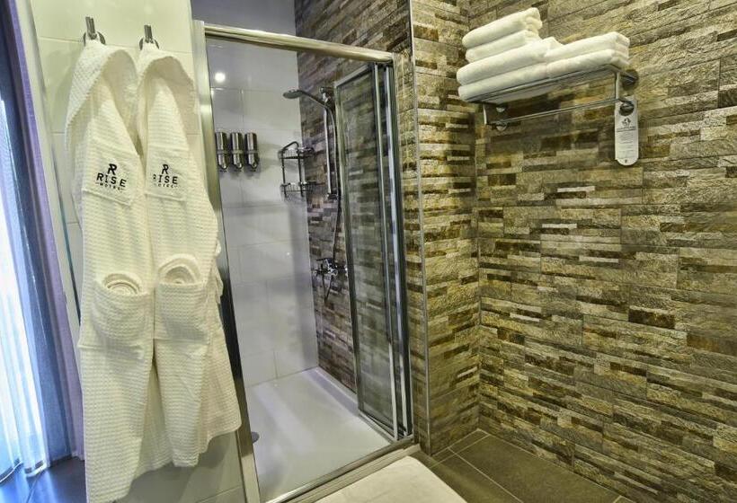 سوئیت سینیور, Rise Street Art