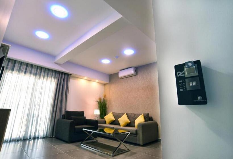 سوئیت سینیور, Rise Street Art