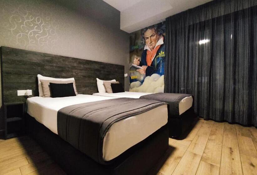 اتاق استاندارد, Rise Street Art