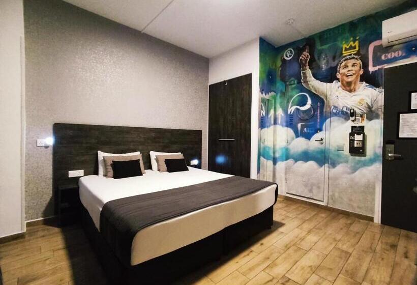 اتاق استاندارد, Rise Street Art