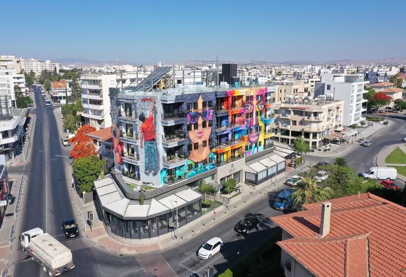 سوئیت سینیور, Rise Street Art