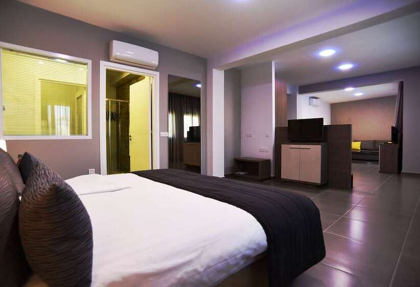 سوئیت سینیور, Rise Street Art