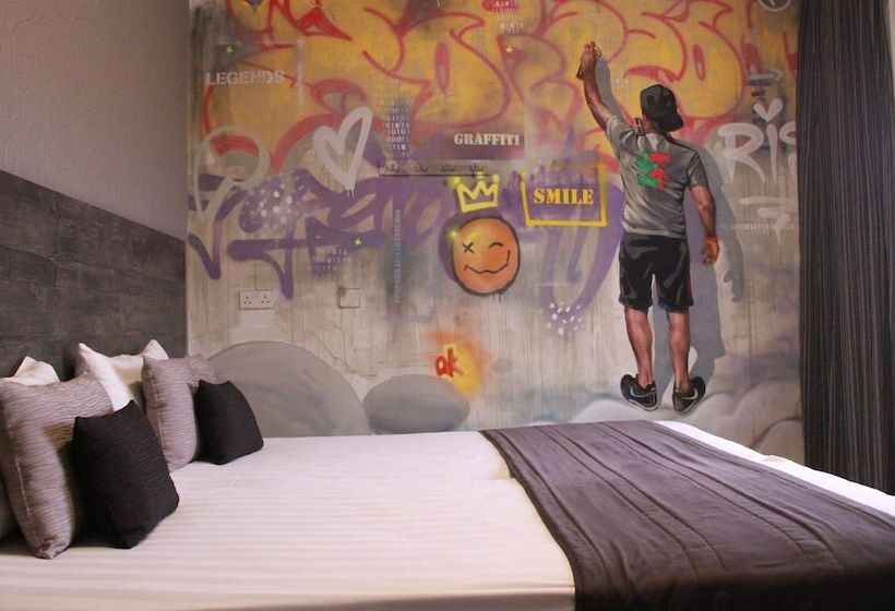 اتاق استاندارد, Rise Street Art