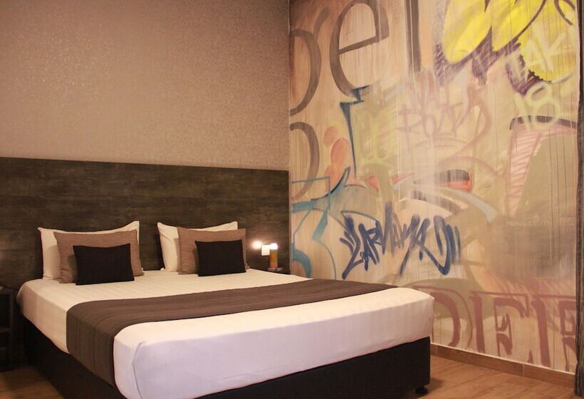 اتاق استاندارد, Rise Street Art