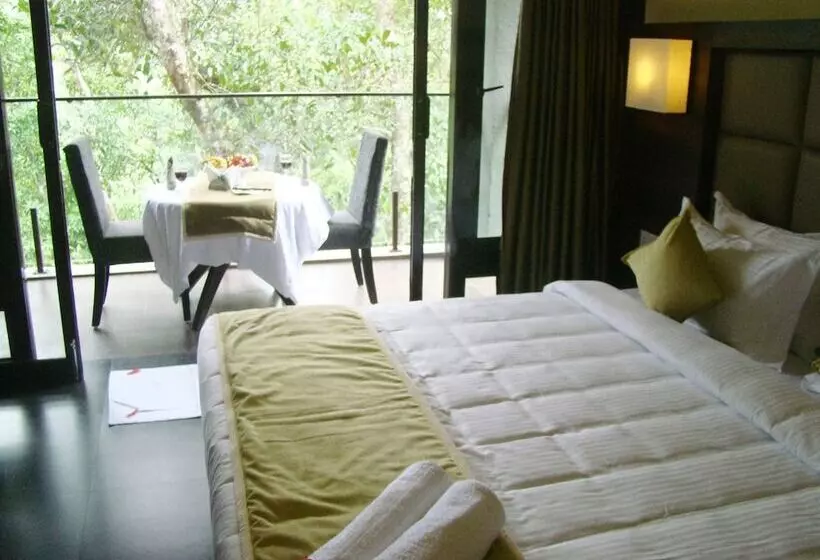 プレミアムスタジオ, The Mountain Courtyard Thekkady