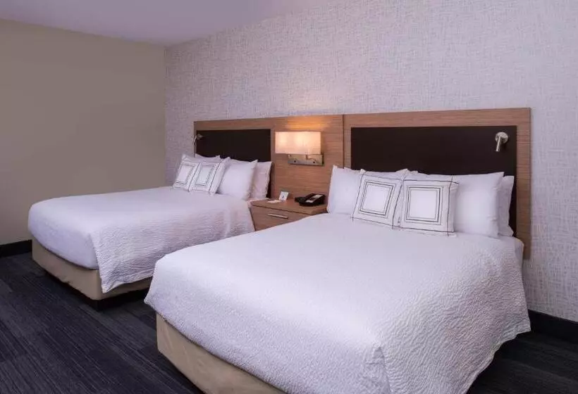 スタンダードスタジオ, Towneplace Suites By Marriott Saskatoon