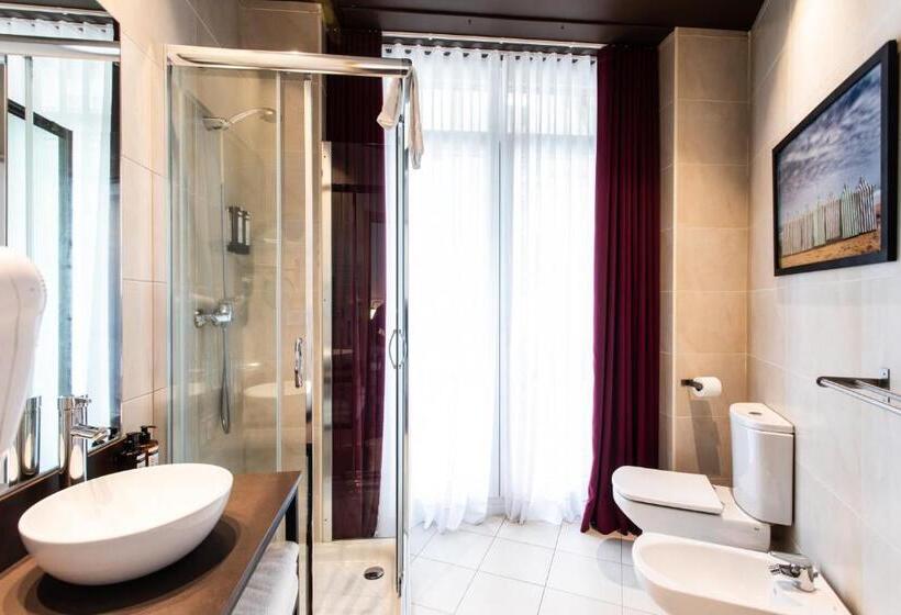 اتاق لوکس با بالکن, Trueba