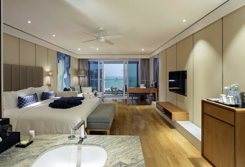 Номер Deluxe Вид на Море, Wyndham Sanya Bay