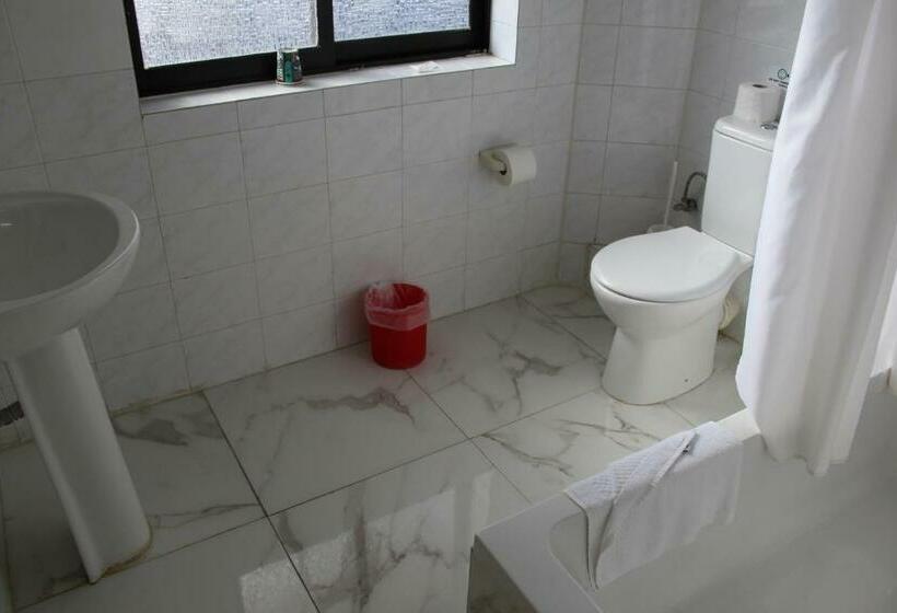 اتاق استاندارد سه نفره, Huli & Apartments