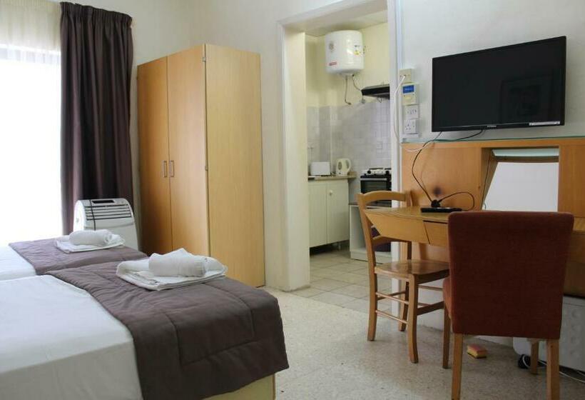 استودیوی استاندارد, Huli & Apartments