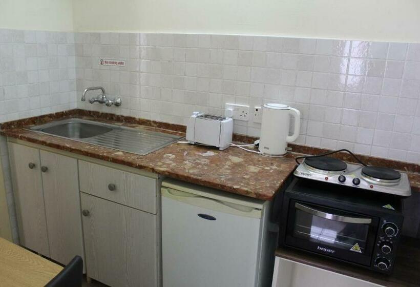 استودیوی استاندارد, Huli  & Apartments