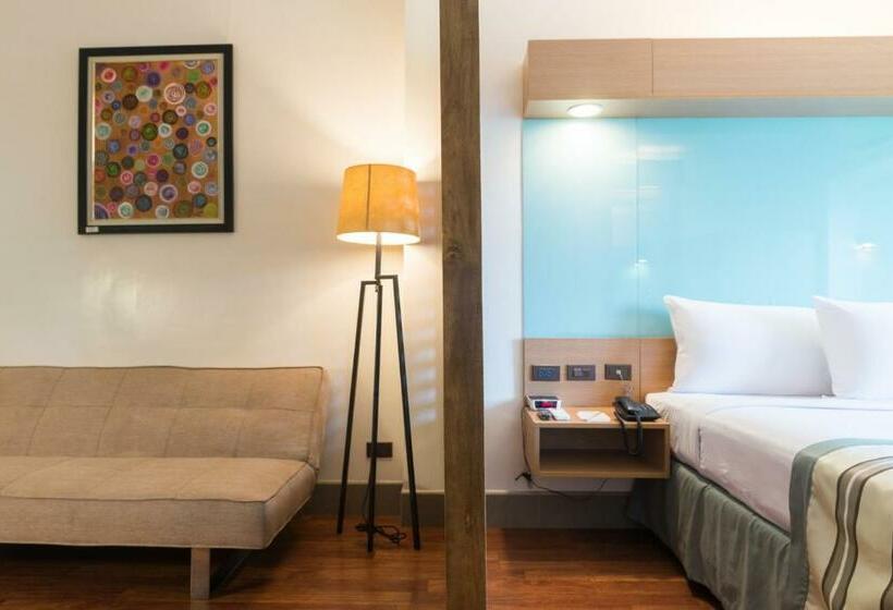 سوییت, Microtel By Wyndham South Forbes Near Nuvali