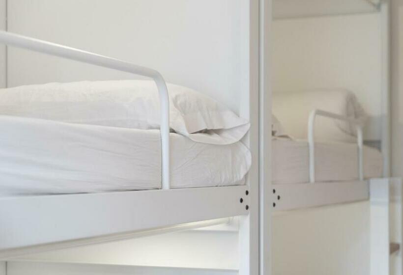 Bed in Shared Room with Shared Bathroom, Pars Teatro Hostel