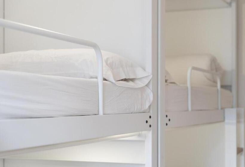 اتاق اکونومی با حمام مشترک, Pars Teatro Hostel