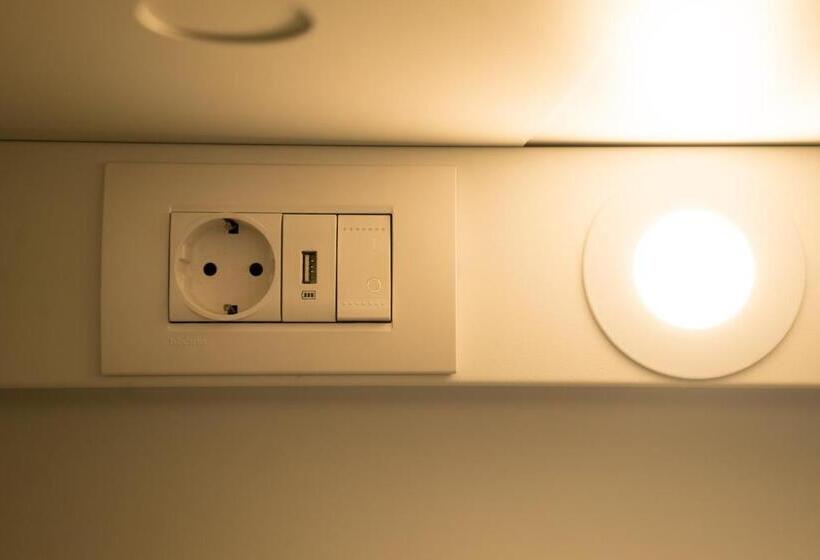 اتاق اکونومی با حمام مشترک, Pars Teatro Hostel