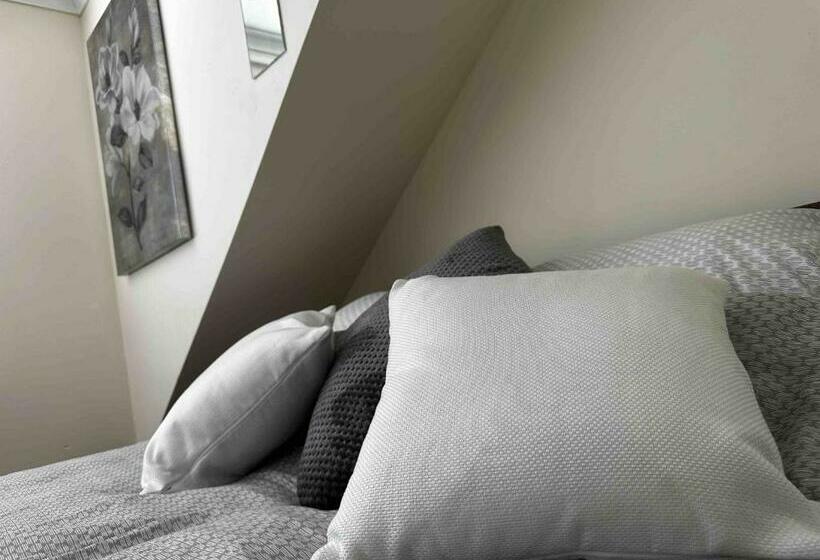 ベーシックルーム, Silverdale House