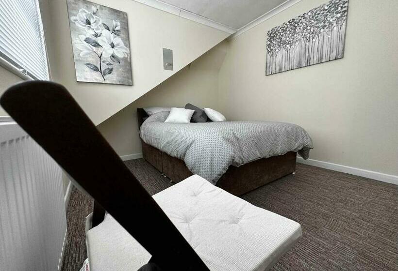 ベーシックルーム, Silverdale House