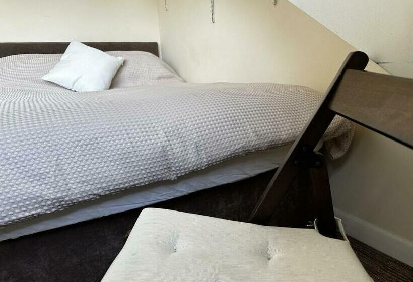 バスルーム共有のシングルスタンダード, Silverdale House