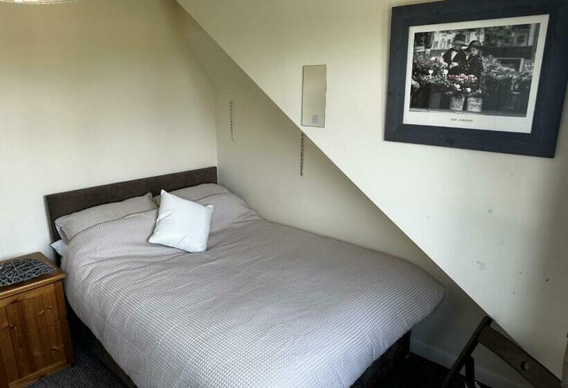 バスルーム共有のシングルスタンダード, Silverdale House