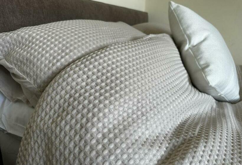 バスルーム共有のシングルスタンダード, Silverdale House