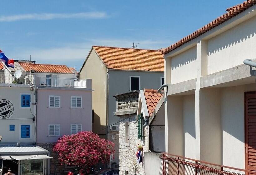 سوییت خانوادگی, Refresh Boutique Suites   Central Point