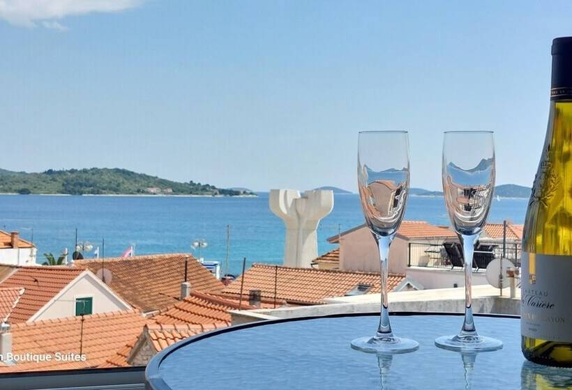 جناح سوبيريور مطل علي البحر, Refresh Boutique Suites   Central Point