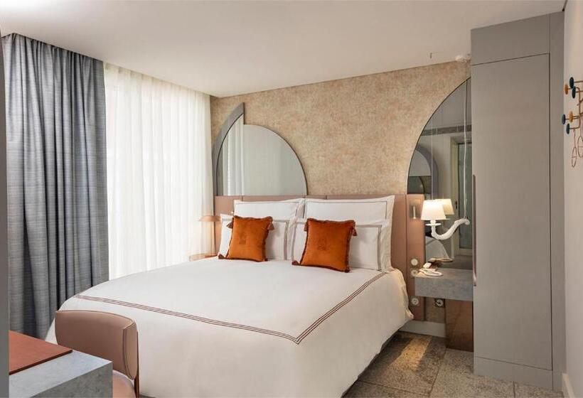 Deluxe Room King Bed & Views, Convent Square Lisbon, Vignette Collection, An Ihg