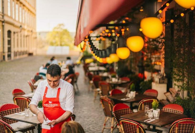 اتاق لوکس, Baltazár Boutique