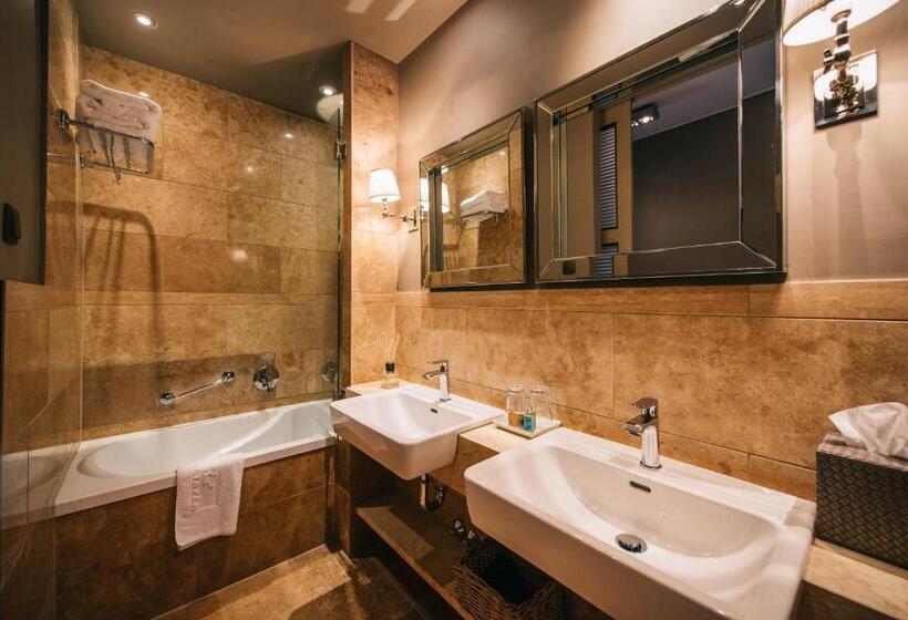 سوییت, Baltazár Boutique