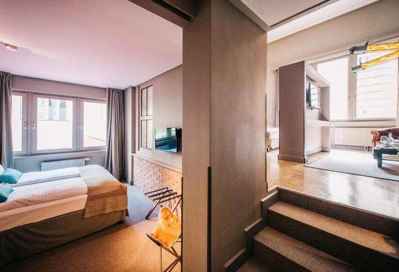 سوئیت 2 خوابه, Baltazár Boutique