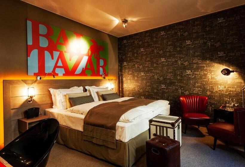 اتاق اکونومی, Baltazár Boutique