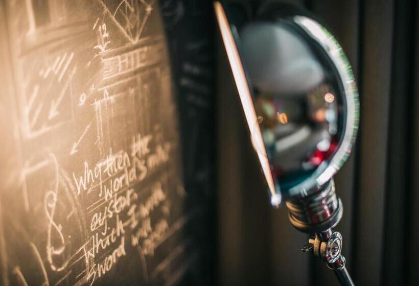 اتاق اکونومی, Baltazár Boutique