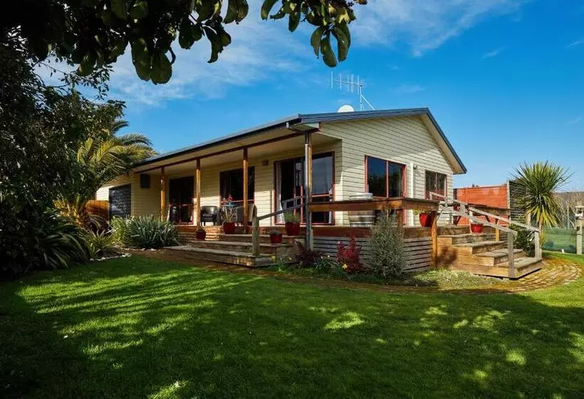 Talo 2 Makuuhuonetta, Brook House B&b & Cottages