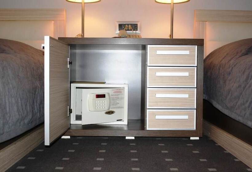 سوئیت با چشم‌انداز رودخانه, Garni Hotel Leopold I