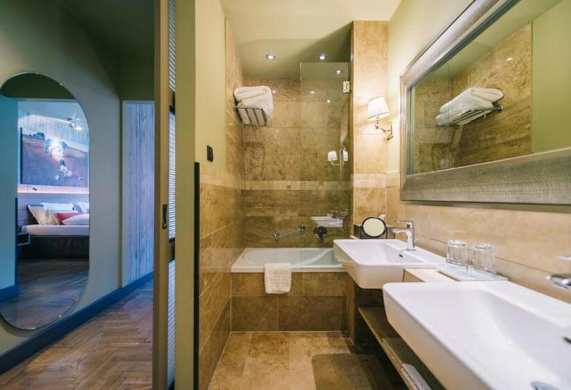 سوییت, Baltazár Boutique