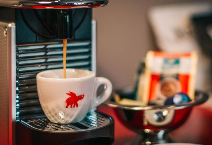 سوئیت 2 خوابه, Baltazár Boutique