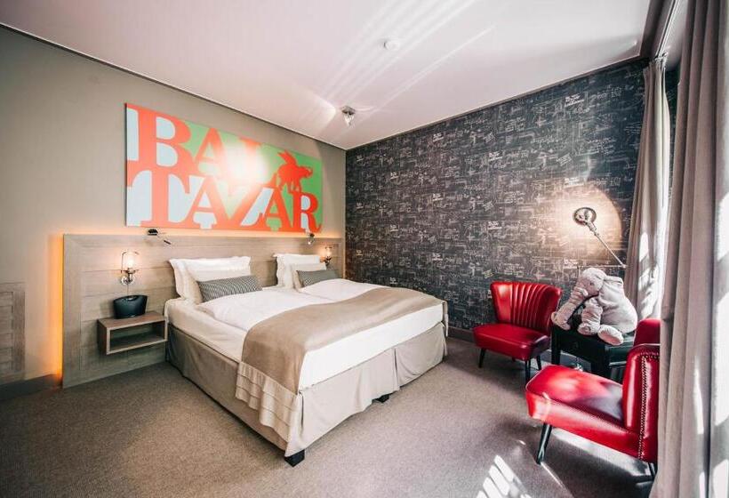 اتاق اکونومی, Baltazár Boutique
