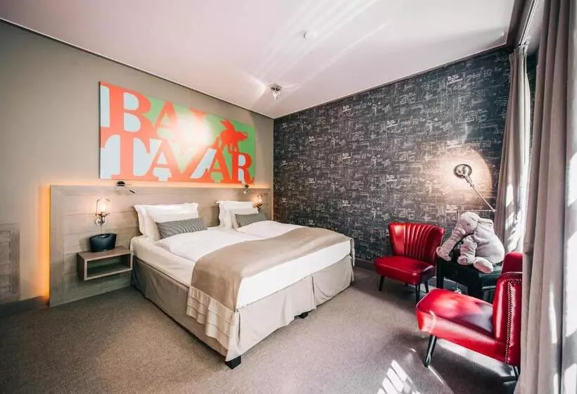 اتاق اکونومی, Baltazár Boutique