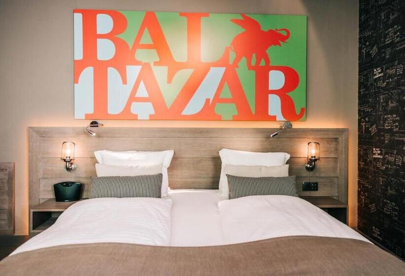 اتاق اکونومی, Baltazár Boutique